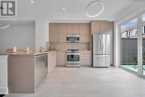 29 - 20 Lunar Crescent, Mississauga, ON - Indoor Photo Showing Kitchen