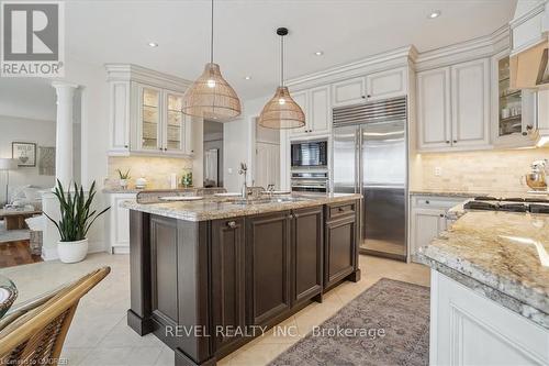 4666 Mcleod Road, Burlington, ON - Indoor Photo Showing Kitchen With Upgraded Kitchen