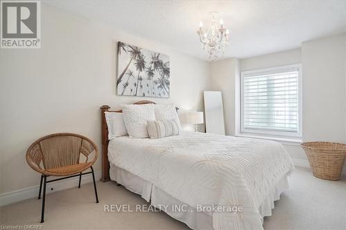 4666 Mcleod Road, Burlington, ON - Indoor Photo Showing Bedroom