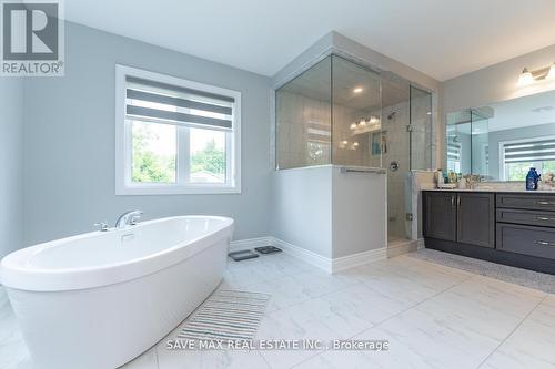 124 Drexler Avenue, Guelph/Eramosa, ON - Indoor Photo Showing Bathroom