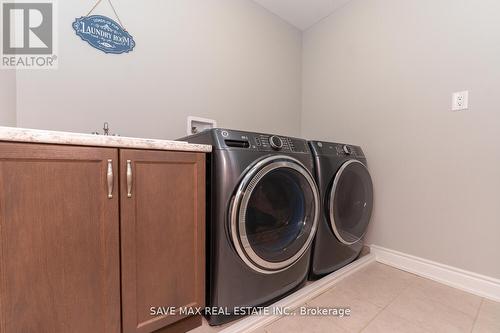 124 Drexler Avenue, Guelph/Eramosa, ON - Indoor Photo Showing Laundry Room