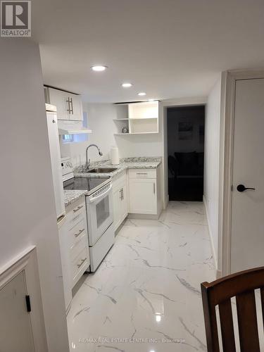 Bsmt - 4351 Seneca Street, Niagara Falls, ON - Indoor Photo Showing Kitchen