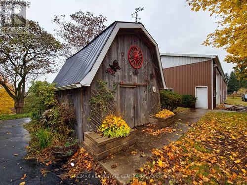 17 Cemetery Road, Norfolk, ON - Outdoor