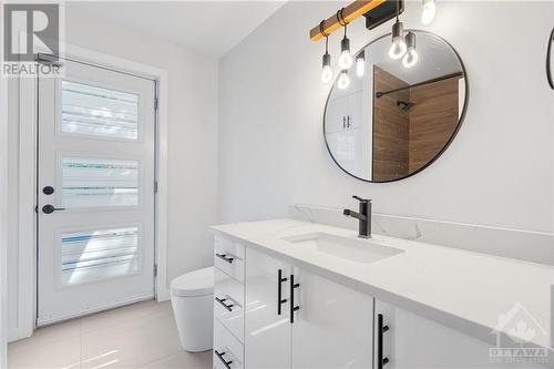 995 Fieldown Street, Ottawa, ON - Indoor Photo Showing Bathroom