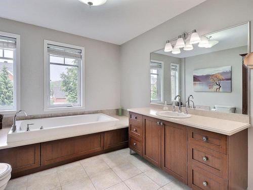 Bathroom - 745 Rue Wilfrid-Pelletier, Boucherville, QC - Indoor Photo Showing Bathroom