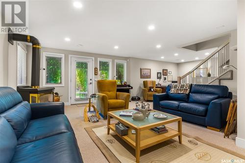 120 Clare Way, Buena Vista, SK - Indoor Photo Showing Living Room