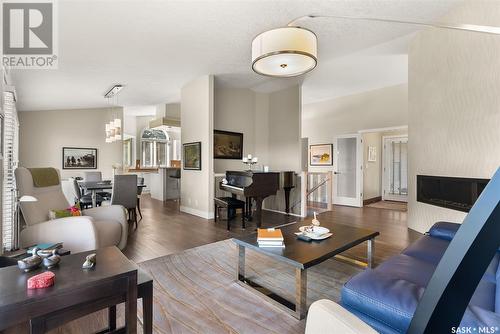 120 Clare Way, Buena Vista, SK - Indoor Photo Showing Living Room