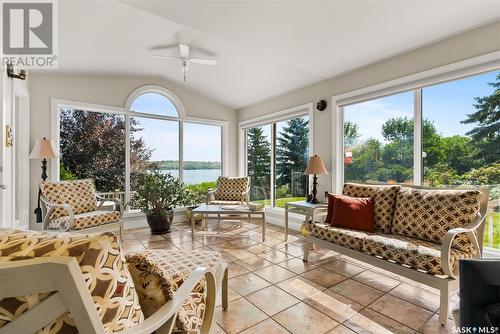 120 Clare Way, Buena Vista, SK - Indoor Photo Showing Living Room