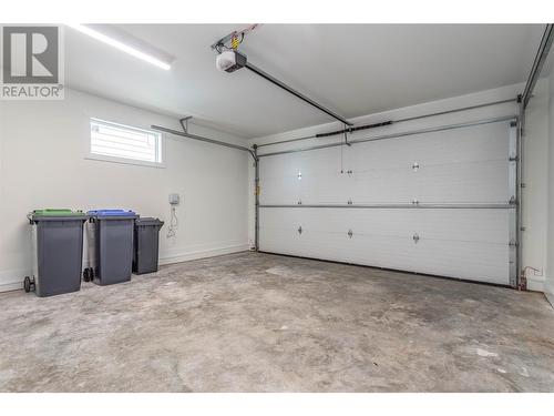 1408 Tower Ranch Drive, Kelowna, BC - Indoor Photo Showing Garage