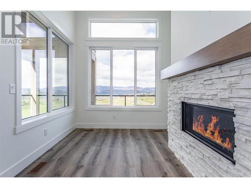 1408 Tower Ranch Drive, Kelowna, BC - Indoor With Fireplace