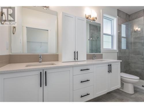 1408 Tower Ranch Drive, Kelowna, BC - Indoor Photo Showing Bathroom