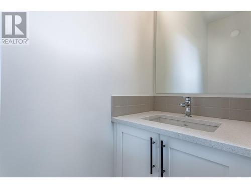 1408 Tower Ranch Drive, Kelowna, BC - Indoor Photo Showing Bathroom