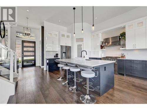 1130 Stockley Street, Kelowna, BC - Indoor Photo Showing Kitchen With Upgraded Kitchen