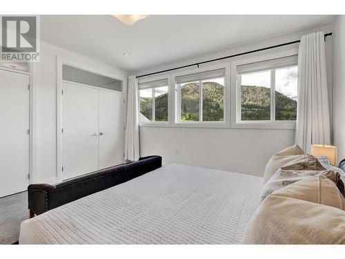 1130 Stockley Street, Kelowna, BC - Indoor Photo Showing Bedroom