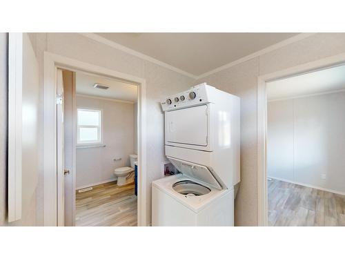 537 Steepleview Avenue, Cranbrook, BC - Indoor Photo Showing Laundry Room