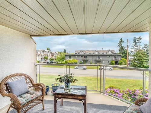 208-134 Fifth Ave, Qualicum Beach, BC - Outdoor With Balcony With Exterior