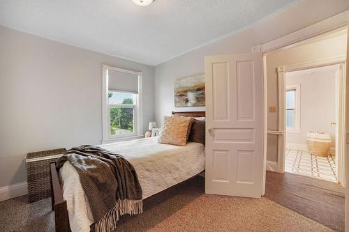 151 Orkney Street E, Caledonia, ON - Indoor Photo Showing Bedroom