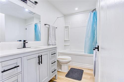 12 Napier Street, St. Catharines, ON - Indoor Photo Showing Bathroom