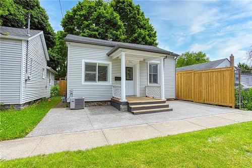 12 Napier Street, St. Catharines, ON - Outdoor