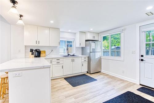 12 Napier Street, St. Catharines, ON - Indoor Photo Showing Kitchen