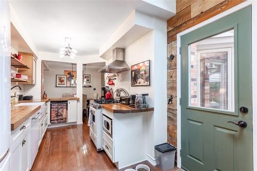 2230 Walker'S Line|Unit #14, Burlington, ON - Indoor Photo Showing Kitchen