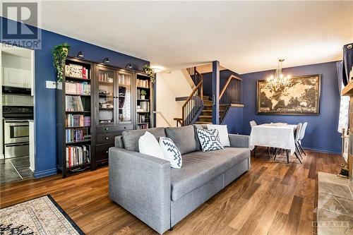 616 Tanguay Court, Ottawa, ON - Indoor Photo Showing Living Room