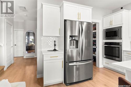 3644 Gee Crescent, Regina, SK - Indoor Photo Showing Kitchen With Stainless Steel Kitchen