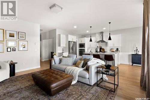 3644 Gee Crescent, Regina, SK - Indoor Photo Showing Living Room