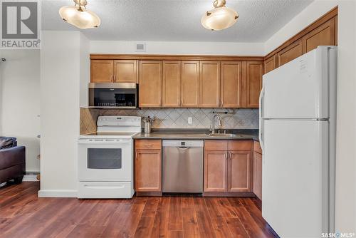 1004 405 5Th Avenue N, Saskatoon, SK - Indoor Photo Showing Kitchen