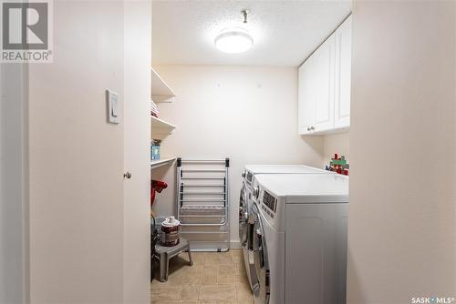 1004 405 5Th Avenue N, Saskatoon, SK - Indoor Photo Showing Laundry Room