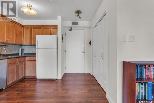 1004 405 5Th Avenue N, Saskatoon, SK - Indoor Photo Showing Kitchen