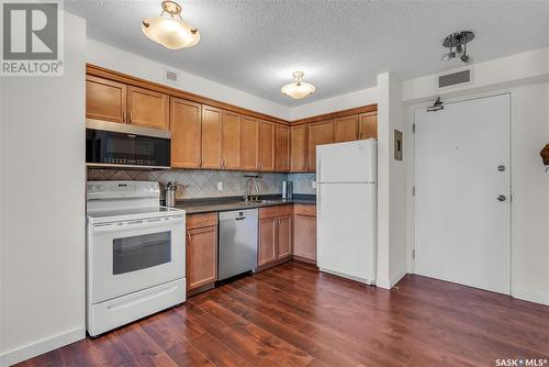 1004 405 5Th Avenue N, Saskatoon, SK - Indoor Photo Showing Kitchen