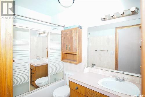 3519 6Th Avenue N, Regina, SK - Indoor Photo Showing Bathroom