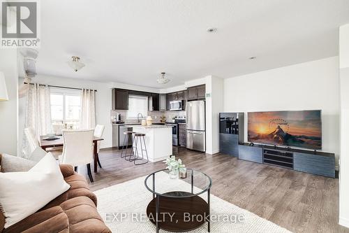 58 Meadowridge Street, Kitchener, ON - Indoor Photo Showing Living Room