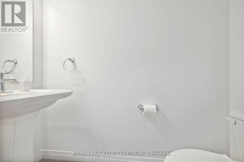 296 - 30 Times Square Boulevard, Hamilton (Stoney Creek Mountain), ON - Indoor Photo Showing Bathroom