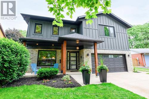 40 Driftwood Court, Grimsby, ON - Outdoor With Balcony With Facade