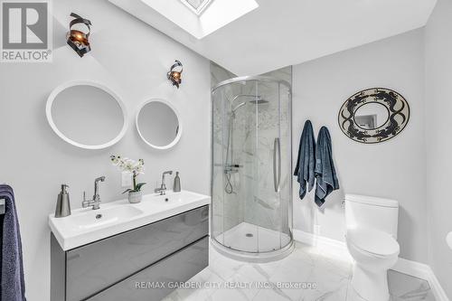 40 Driftwood Court, Grimsby, ON - Indoor Photo Showing Bathroom