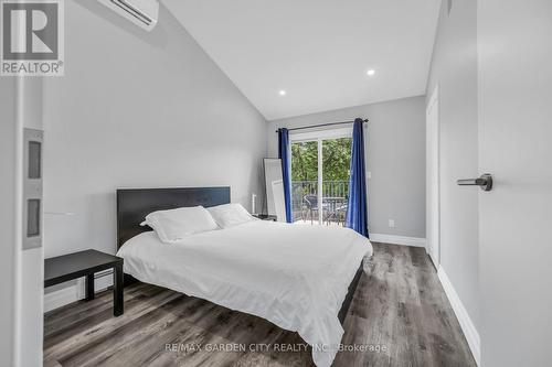 40 Driftwood Court, Grimsby, ON - Indoor Photo Showing Bedroom