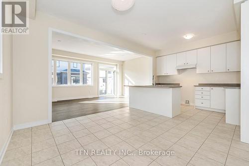 34 Lilac Circle, Haldimand, ON - Indoor Photo Showing Kitchen