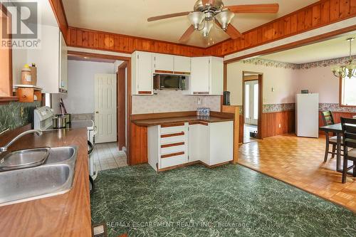 2757 Barron Road, Thorold, ON - Indoor Photo Showing Kitchen With Double Sink