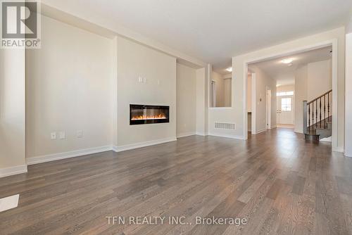 184 Lilac Circle, Haldimand, ON - Indoor Photo Showing Living Room With Fireplace