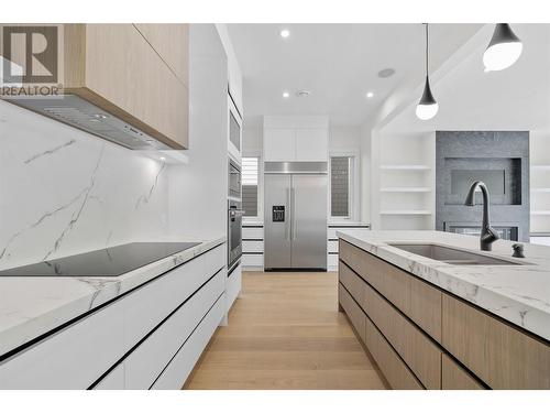 411 Vision Court, Kelowna, BC - Indoor Photo Showing Kitchen With Double Sink With Upgraded Kitchen