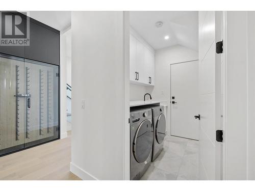 411 Vision Court, Kelowna, BC - Indoor Photo Showing Laundry Room