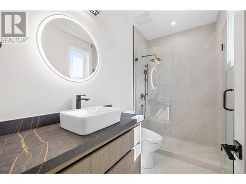 411 Vision Court, Kelowna, BC - Indoor Photo Showing Bathroom