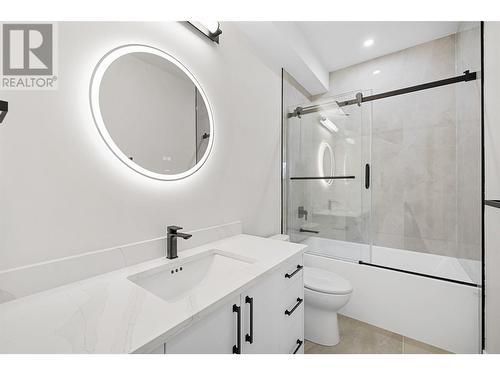 411 Vision Court, Kelowna, BC - Indoor Photo Showing Bathroom