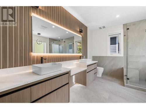 411 Vision Court, Kelowna, BC - Indoor Photo Showing Bathroom