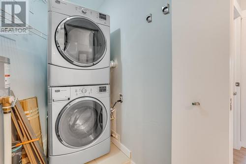 1565 Noble Court Unit# 207, Kelowna, BC - Indoor Photo Showing Laundry Room
