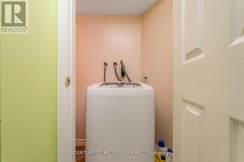 11 Old Pavillion Road, Caledon, ON - Indoor Photo Showing Laundry Room