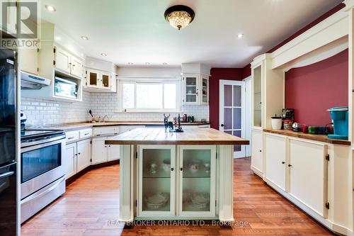 7718 22 Sideroad, Halton Hills, ON - Indoor Photo Showing Kitchen With Upgraded Kitchen