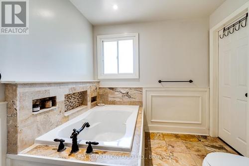 7718 22 Sideroad, Halton Hills, ON - Indoor Photo Showing Bathroom